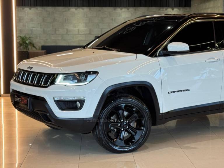 JEEP - COMPASS - 2016/2017 - Branca - R$ 94.900,00
