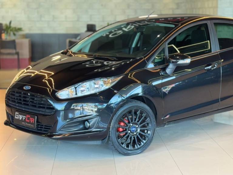 FORD - FIESTA - 2013/2014 - Preta - R$ 46.900,00