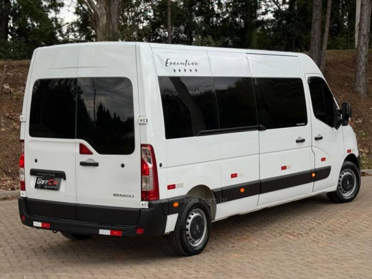 RENAULT - MASTER - 2014/2014 - Branca - R$ 159.900,00