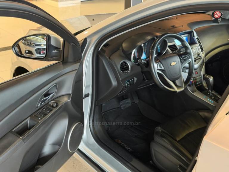 CHEVROLET - CRUZE - 2013/2014 - Prata - R$ 61.900,00