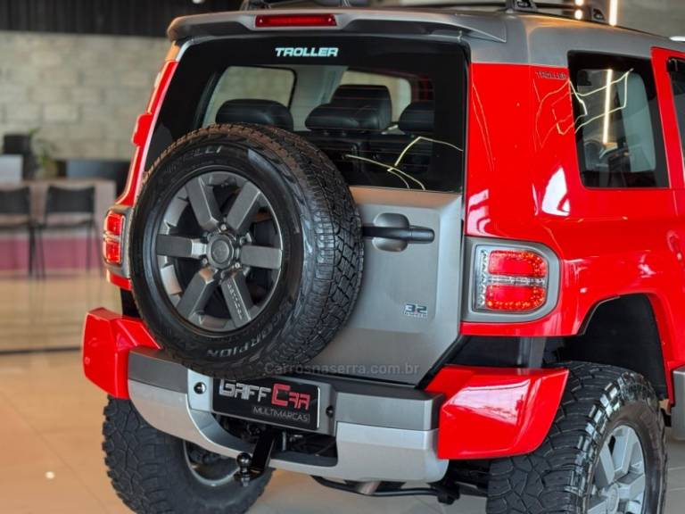 TROLLER - T4 - 2017/2018 - Vermelha - R$ 183.900,00