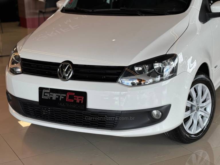 VOLKSWAGEN - FOX - 2013/2014 - Branca - R$ 41.900,00