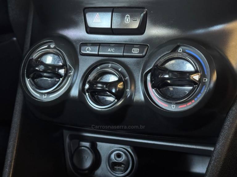 PEUGEOT - 208 - 2014/2015 - Vermelha - R$ 44.900,00
