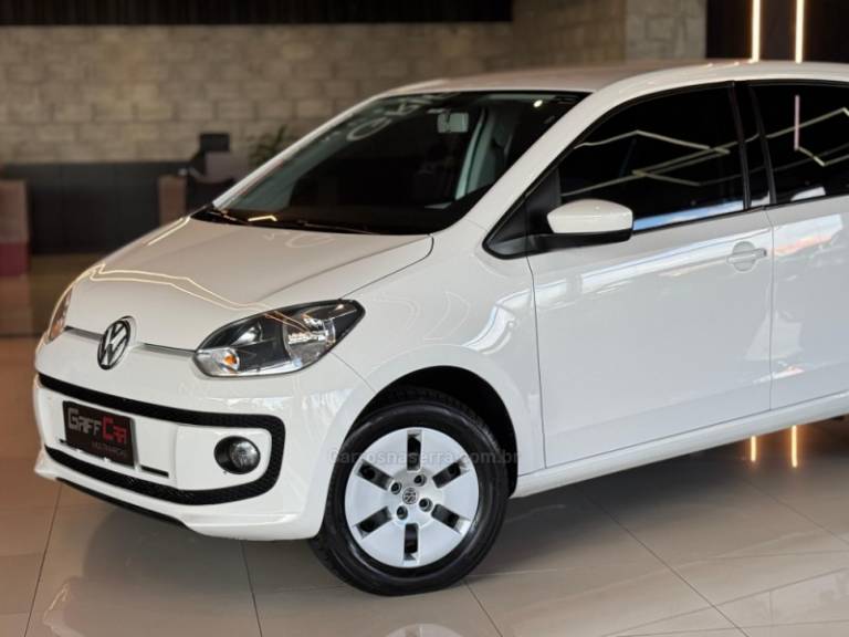 VOLKSWAGEN - UP - 2017/2017 - Branca - R$ 46.900,00