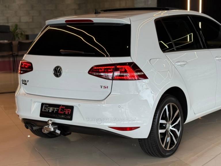 VOLKSWAGEN - GOLF - 2017/2017 - Branca - R$ 109.900,00