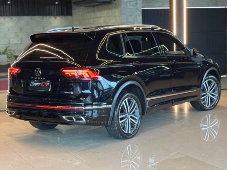 VOLKSWAGEN - TIGUAN - 2024/2024 - Preta - R$ 246.900,00