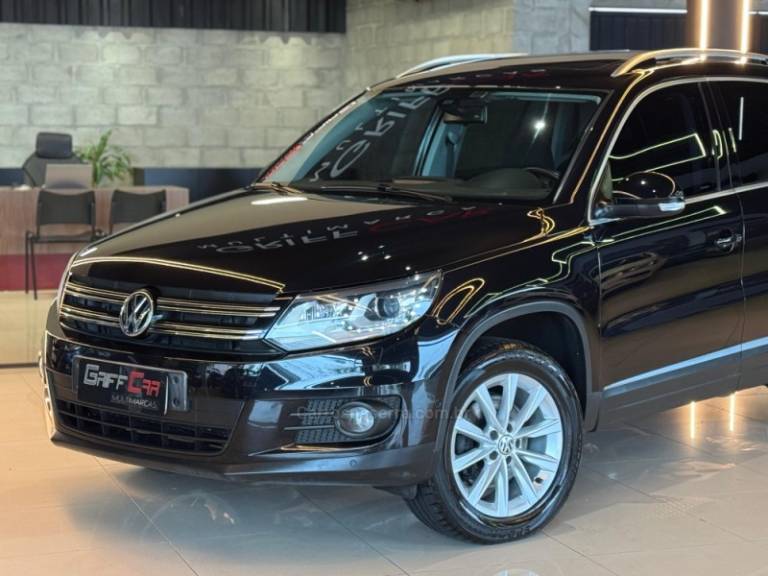 VOLKSWAGEN - TIGUAN - 2011/2012 - Preta - R$ 69.900,00