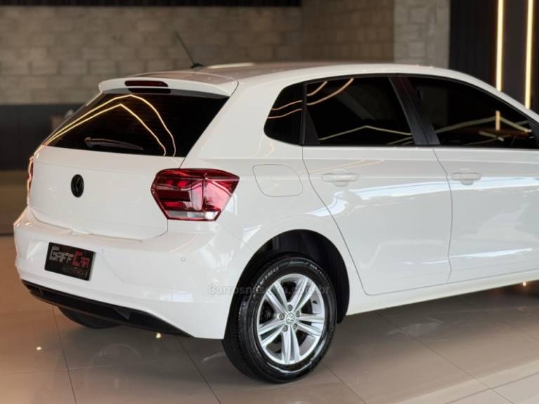 VOLKSWAGEN - POLO - 2018/2019 - Branca - R$ 66.900,00