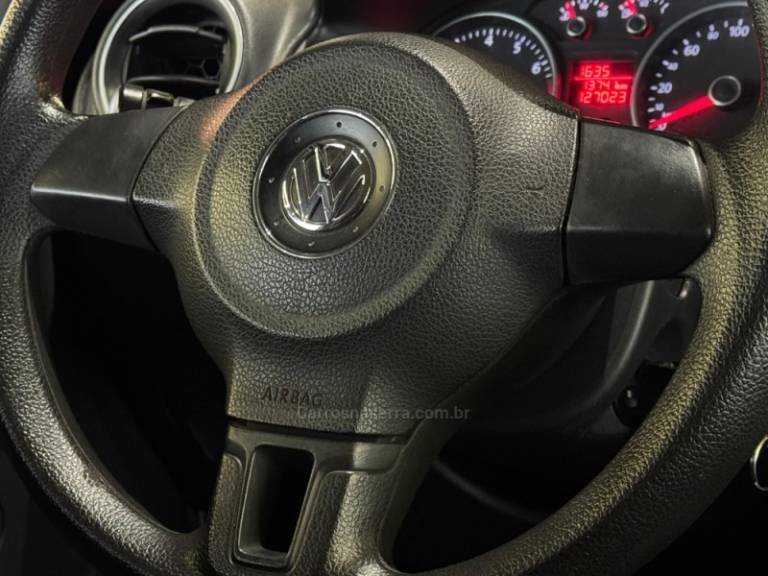 VOLKSWAGEN - SAVEIRO - 2014/2015 - Branca - R$ 52.900,00