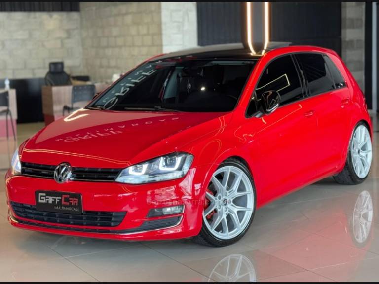 VOLKSWAGEN - GOLF - 2014/2014 - Vermelha - R$ 89.900,00