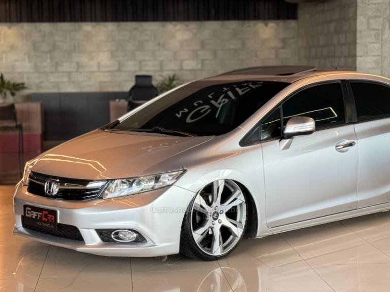 HONDA - CIVIC - 2011/2012 - Prata - R$ 77.900,00