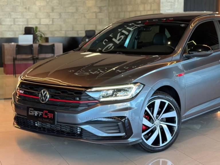 VOLKSWAGEN - JETTA - 2018/2019 - Cinza - R$ 159.900,00
