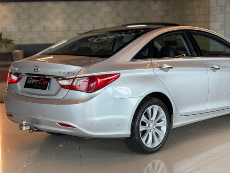 HYUNDAI - SONATA - 2011/2012 - Prata - R$ 71.900,00