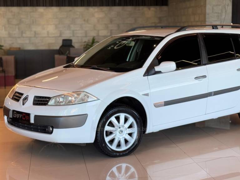 RENAULT - MÉGANE - 2010/2011 - Branca - R$ 35.900,00