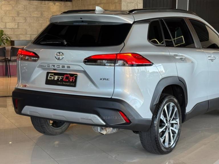TOYOTA - COROLLA - 2022/2023 - Prata - R$ 148.900,00
