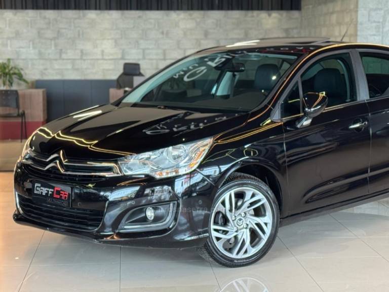 CITROËN - C4 LOUNGE - 2014/2015 - Preta - R$ 39.900,00