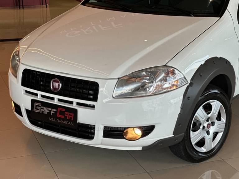 FIAT - STRADA - 2012/2013 - Branca - R$ 54.900,00