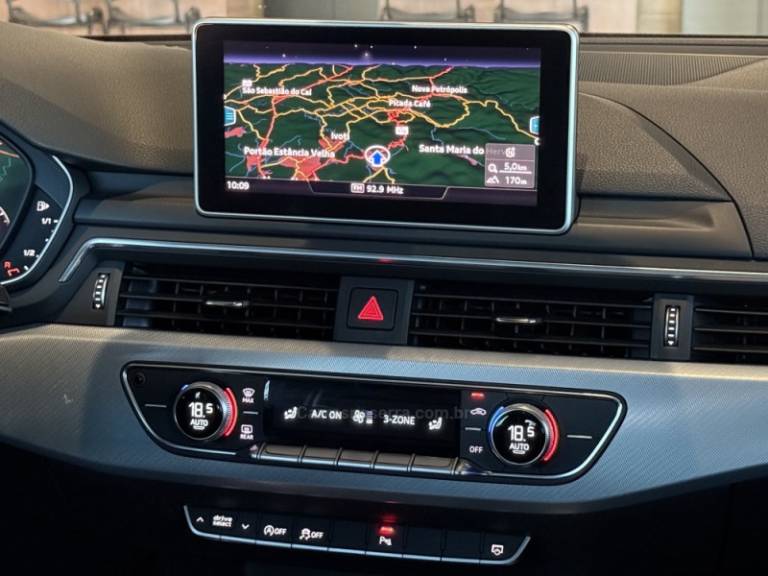 AUDI - A4 - 2019/2019 - Cinza - R$ 179.900,00