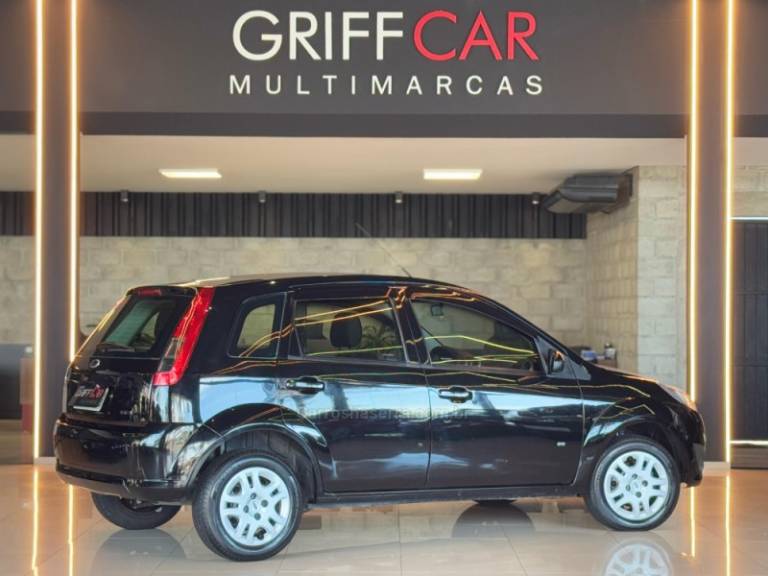 FORD - FIESTA - 2013/2014 - Preta - R$ 34.900,00