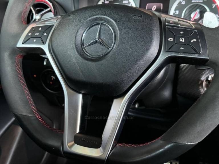 MERCEDES-BENZ - A 45 AMG - 2014/2015 - Branca - R$ 179.900,00