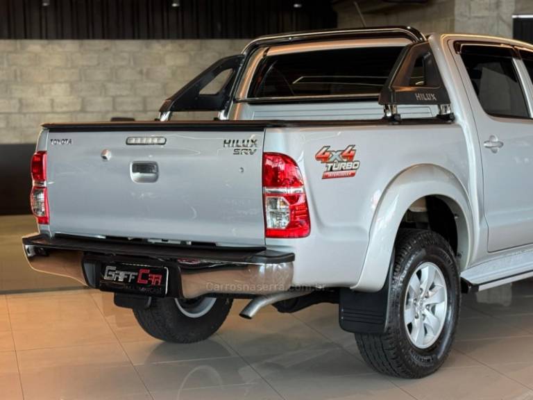 TOYOTA - HILUX - 2014/2014 - Prata - R$ 147.900,00