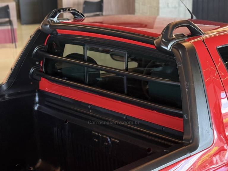 FIAT - STRADA - 2016/2017 - Vermelha - R$ 54.900,00