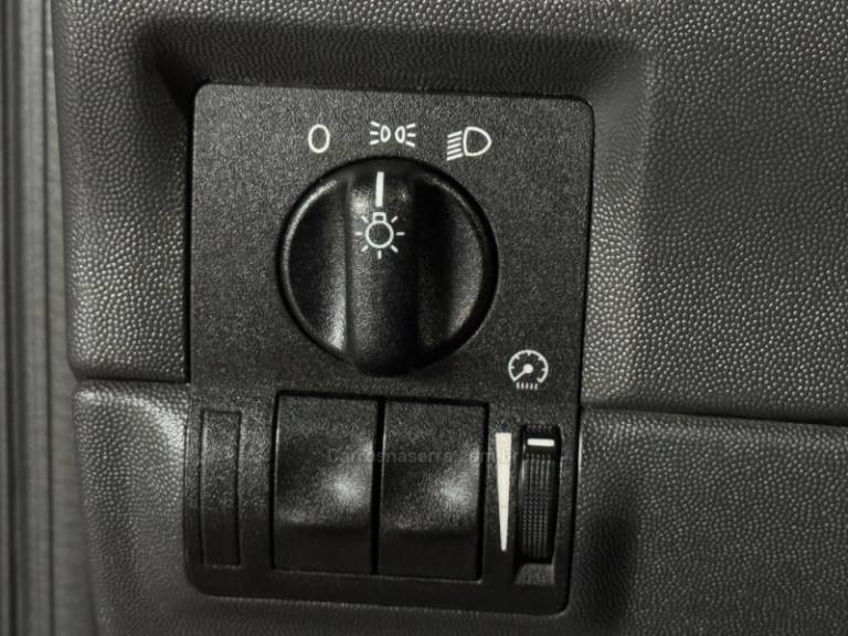 CHEVROLET - CORSA - 2008/2009 - Vermelha - R$ 35.900,00