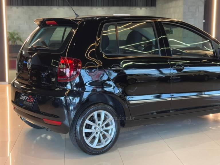 VOLKSWAGEN - FOX - 2013/2013 - Preta - R$ 43.900,00