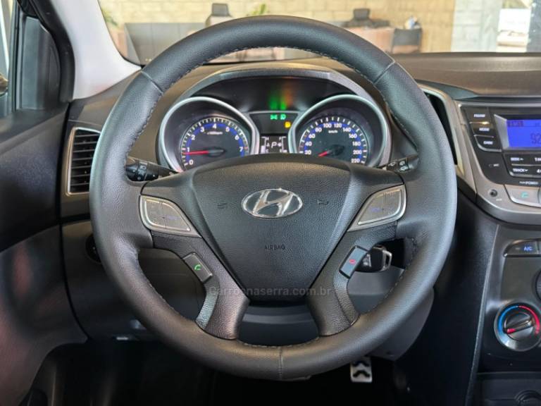 HYUNDAI - HB20X - 2013/2014 - Preta - R$ 59.900,00
