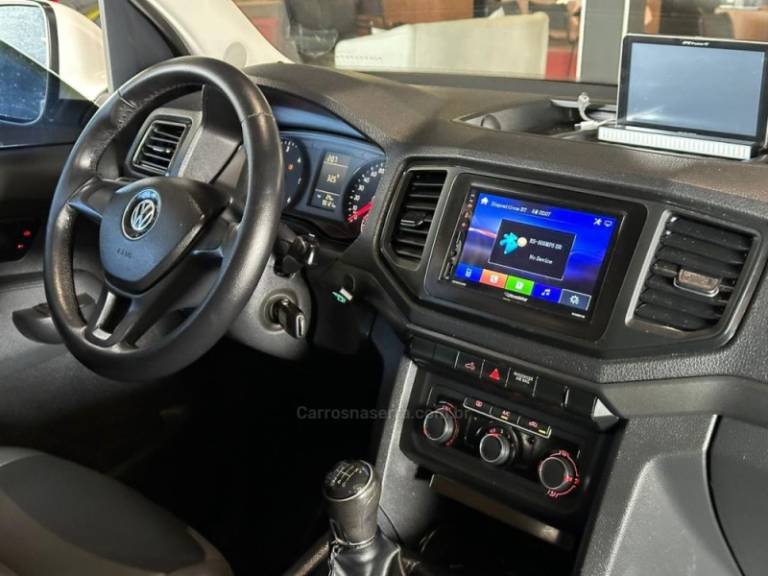 VOLKSWAGEN - AMAROK - 2017/2018 - Branca - R$ 104.900,00