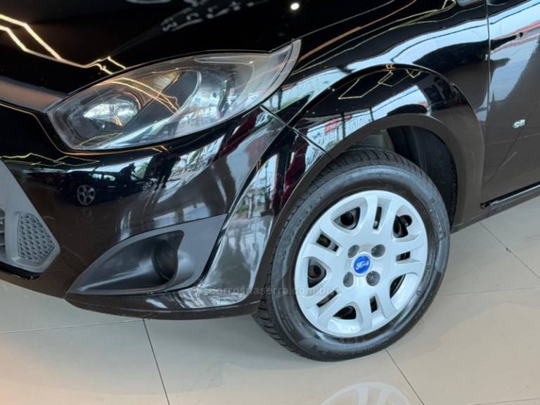 FORD - FIESTA - 2013/2014 - Preta - R$ 32.900,00