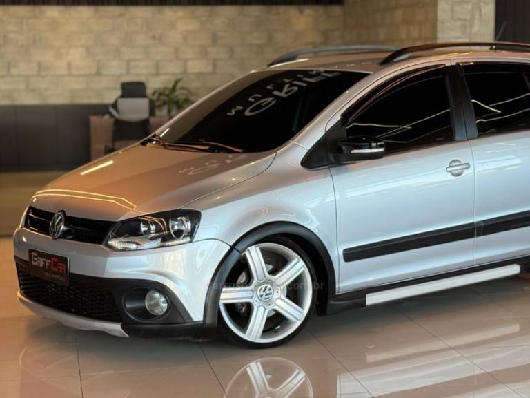 VOLKSWAGEN - SPACE CROSS - 2013/2013 - Prata - R$ 52.900,00