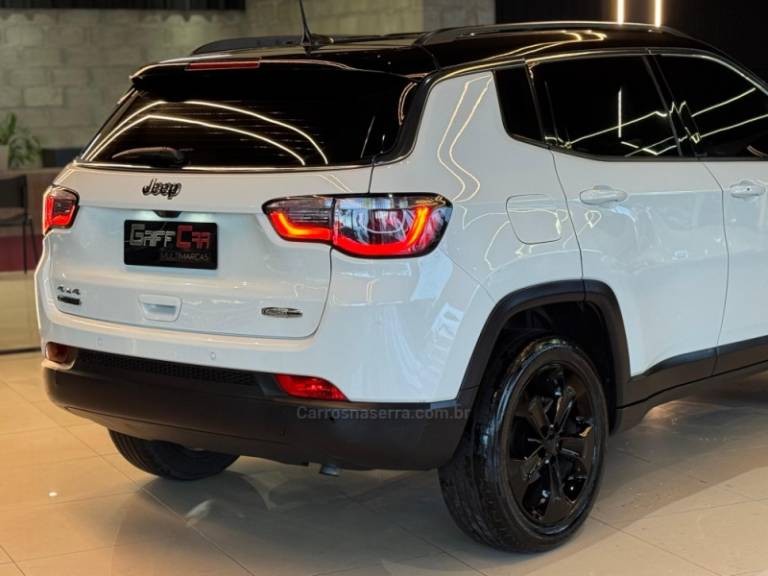 JEEP - COMPASS - 2016/2017 - Branca - R$ 94.900,00