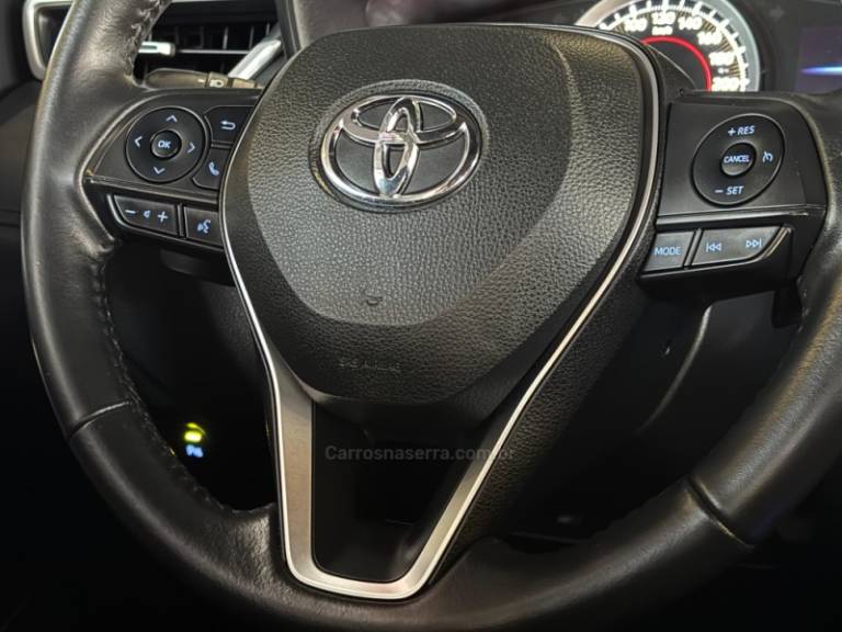 TOYOTA - COROLLA - 2021/2022 - Cinza - R$ 139.900,00