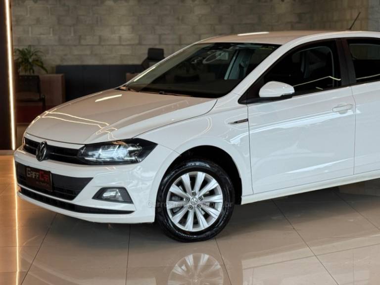 VOLKSWAGEN - VIRTUS - 2021/2022 - Branca - R$ 91.900,00