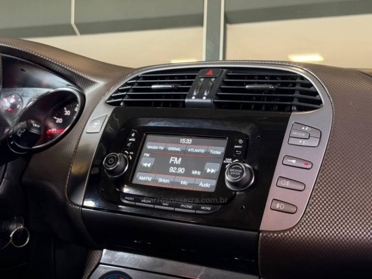 FIAT - BRAVO - 2015/2016 - Branca - R$ 52.900,00