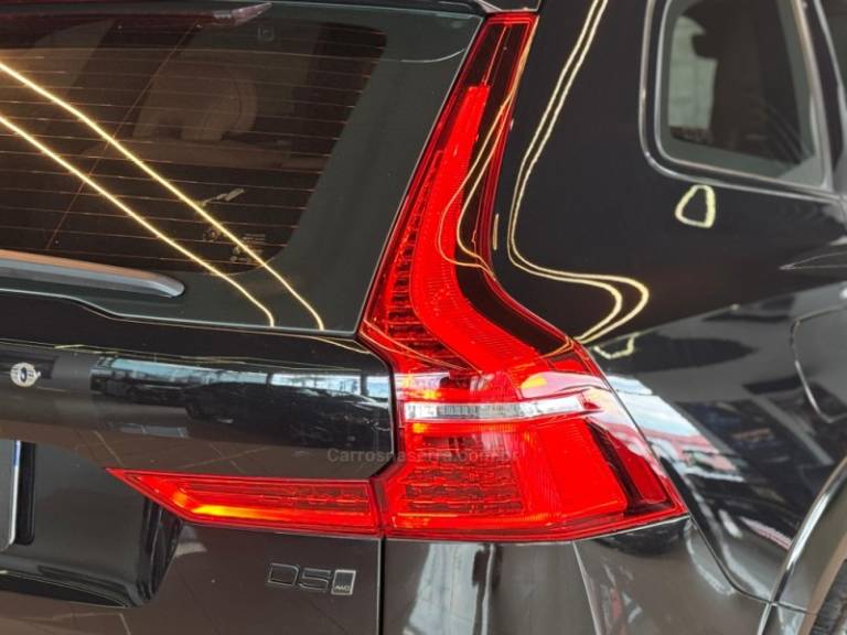 VOLVO - XC60 - 2019/2020 - Preta - R$ 189.900,00