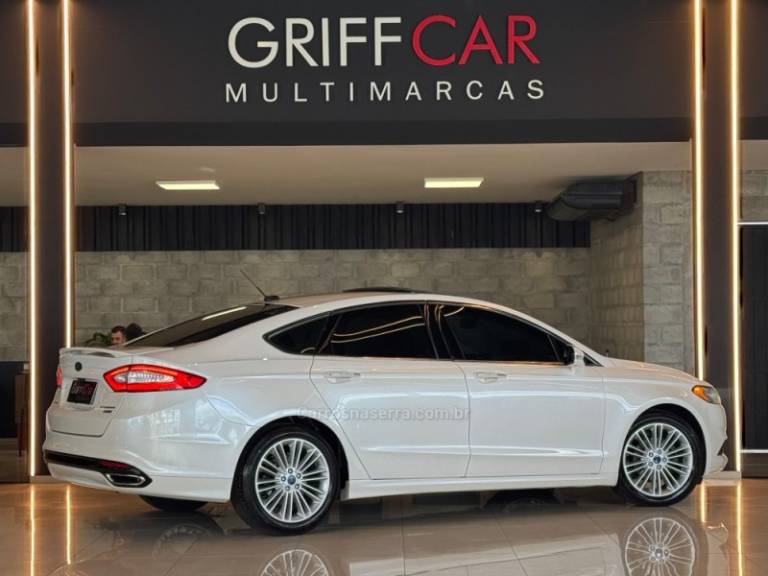 FORD - FUSION - 2013/2014 - Branca - R$ 77.900,00