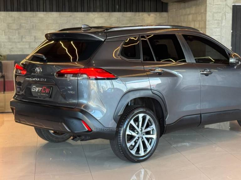 TOYOTA - COROLLA - 2021/2022 - Cinza - R$ 139.900,00