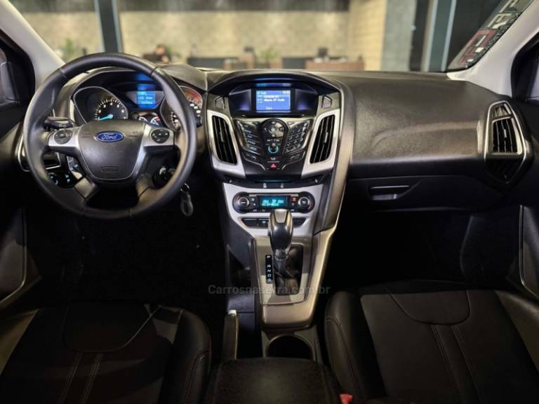 FORD - FOCUS - 2014/2014 - Prata - R$ 54.900,00