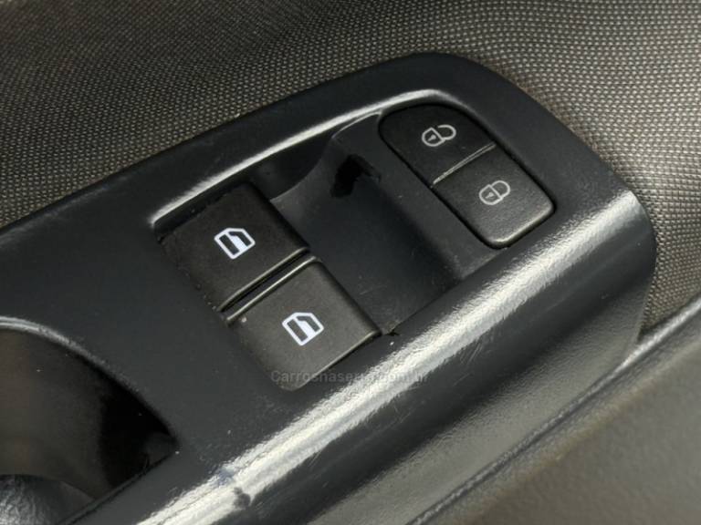 VOLKSWAGEN - SAVEIRO - 2013/2014 - Branca - Sob Consulta