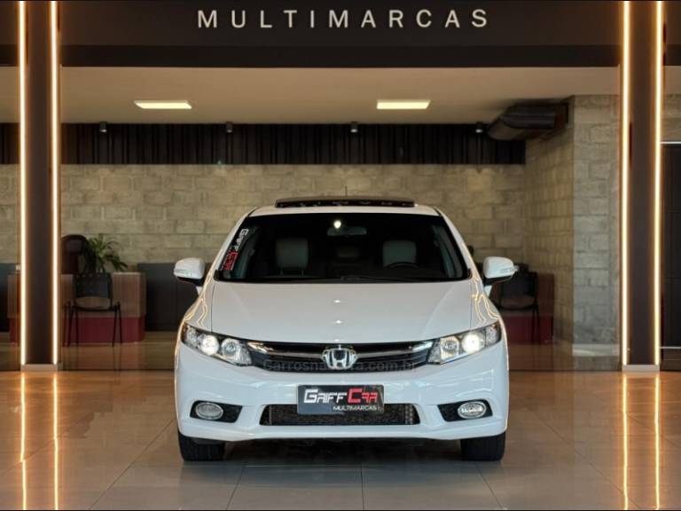 HONDA - CIVIC - 2013/2014 - Branca - R$ 68.900,00