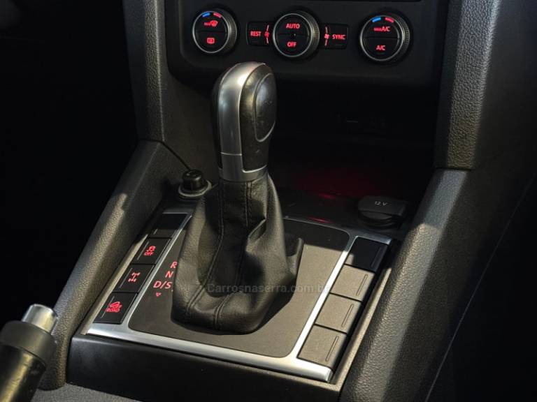 VOLKSWAGEN - AMAROK - 2017/2018 - Prata - R$ 147.900,00