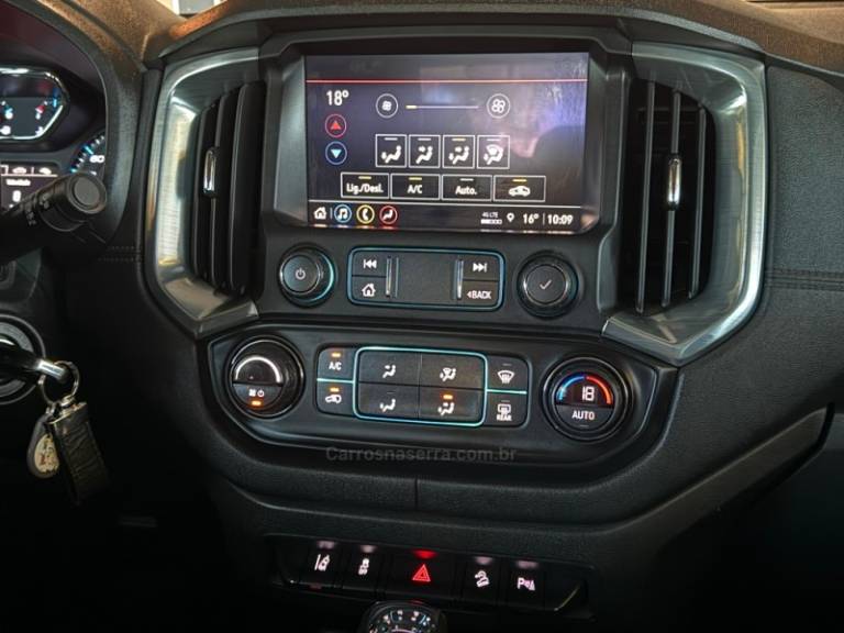CHEVROLET - S10 - 2021/2022 - Preta - R$ 203.900,00