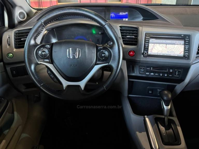 HONDA - CIVIC - 2013/2014 - Branca - R$ 68.900,00