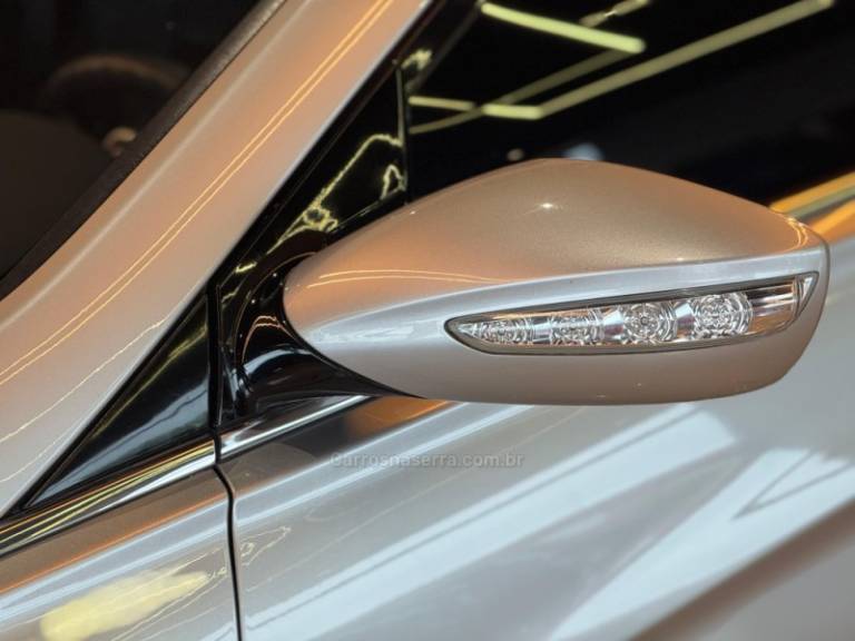 HYUNDAI - SONATA - 2011/2012 - Prata - R$ 71.900,00