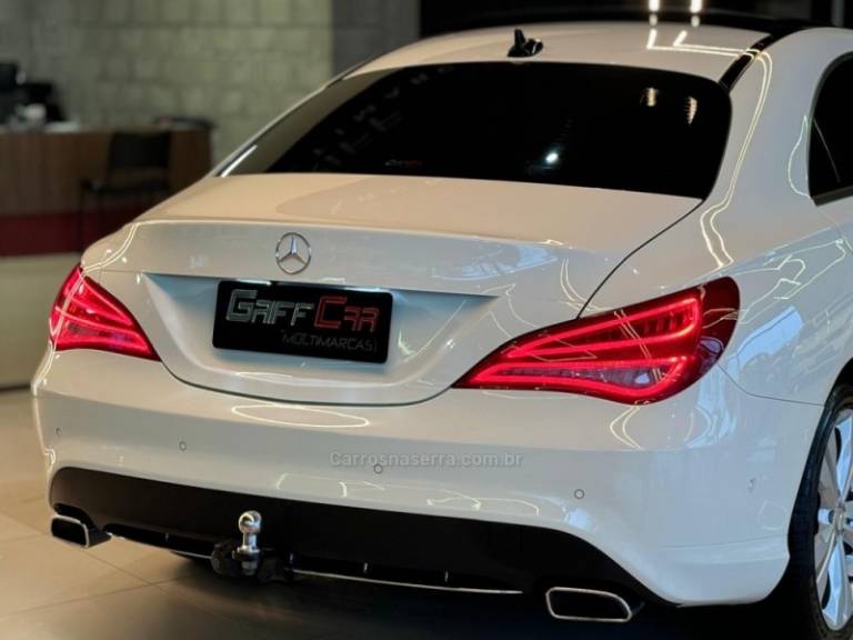 MERCEDES-BENZ - CLA 200 - 2014/2015 - Branca - R$ 119.900,00