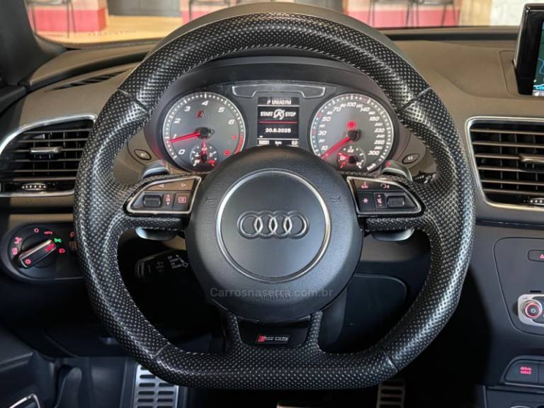 AUDI - RS Q3 - 2016/2017 - Branca - R$ 209.900,00