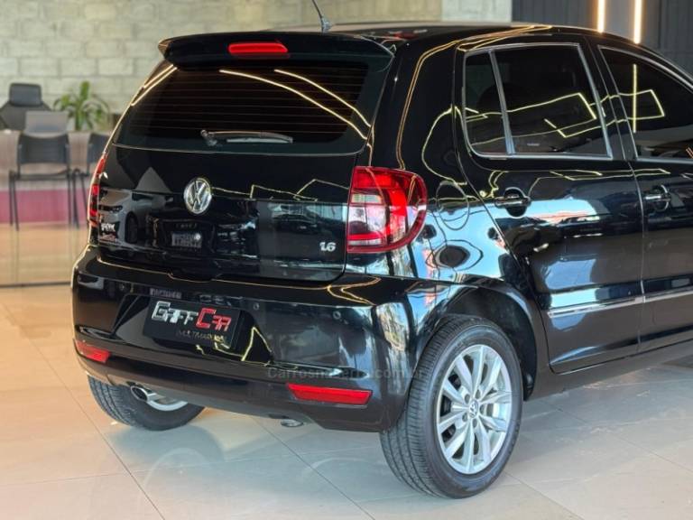 VOLKSWAGEN - FOX - 2013/2013 - Preta - R$ 42.900,00