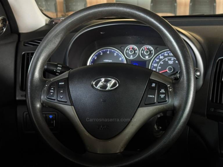 HYUNDAI - I30 - 2009/2010 - Preta - R$ 46.900,00